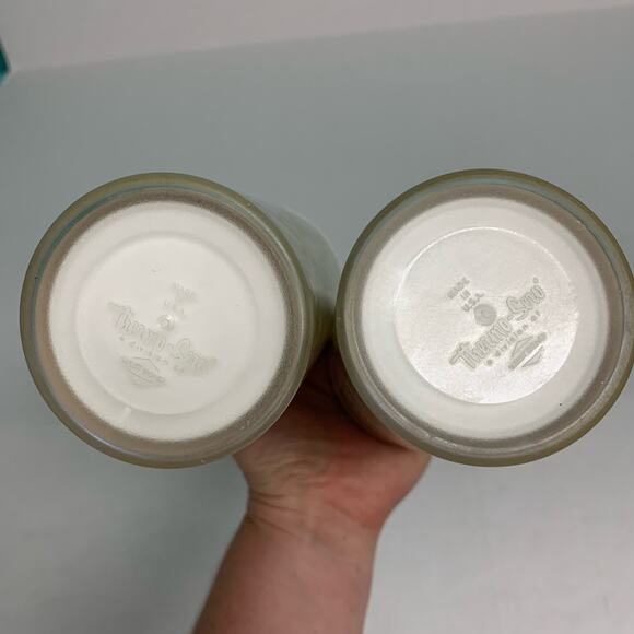 Thermo-Serv West Bend Vintage Floral Daisy Plastic Insulated Tumblers-Set of 2 - Picture 5 of 5